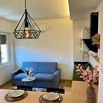 Giulietta View Jacuzzi 108 Holiday home Blevio