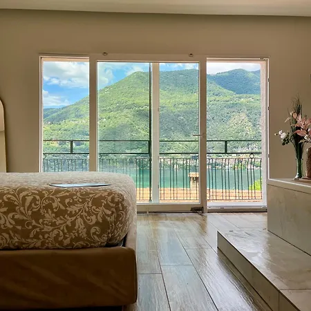 Giulietta View Jacuzzi 108 * Blevio