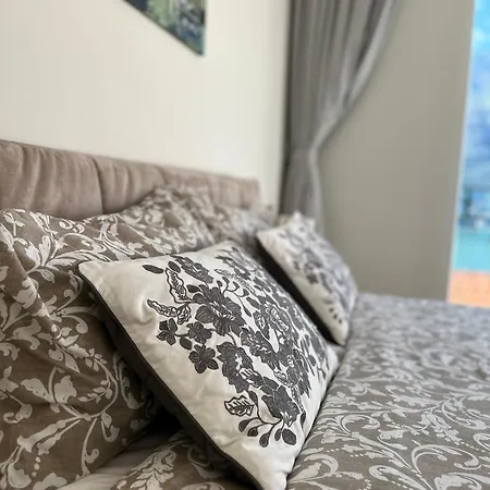 Giulietta View Jacuzzi 108 Blevio