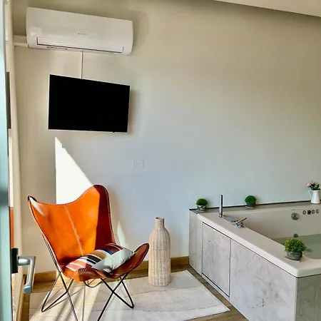 Giulietta View Jacuzzi 108